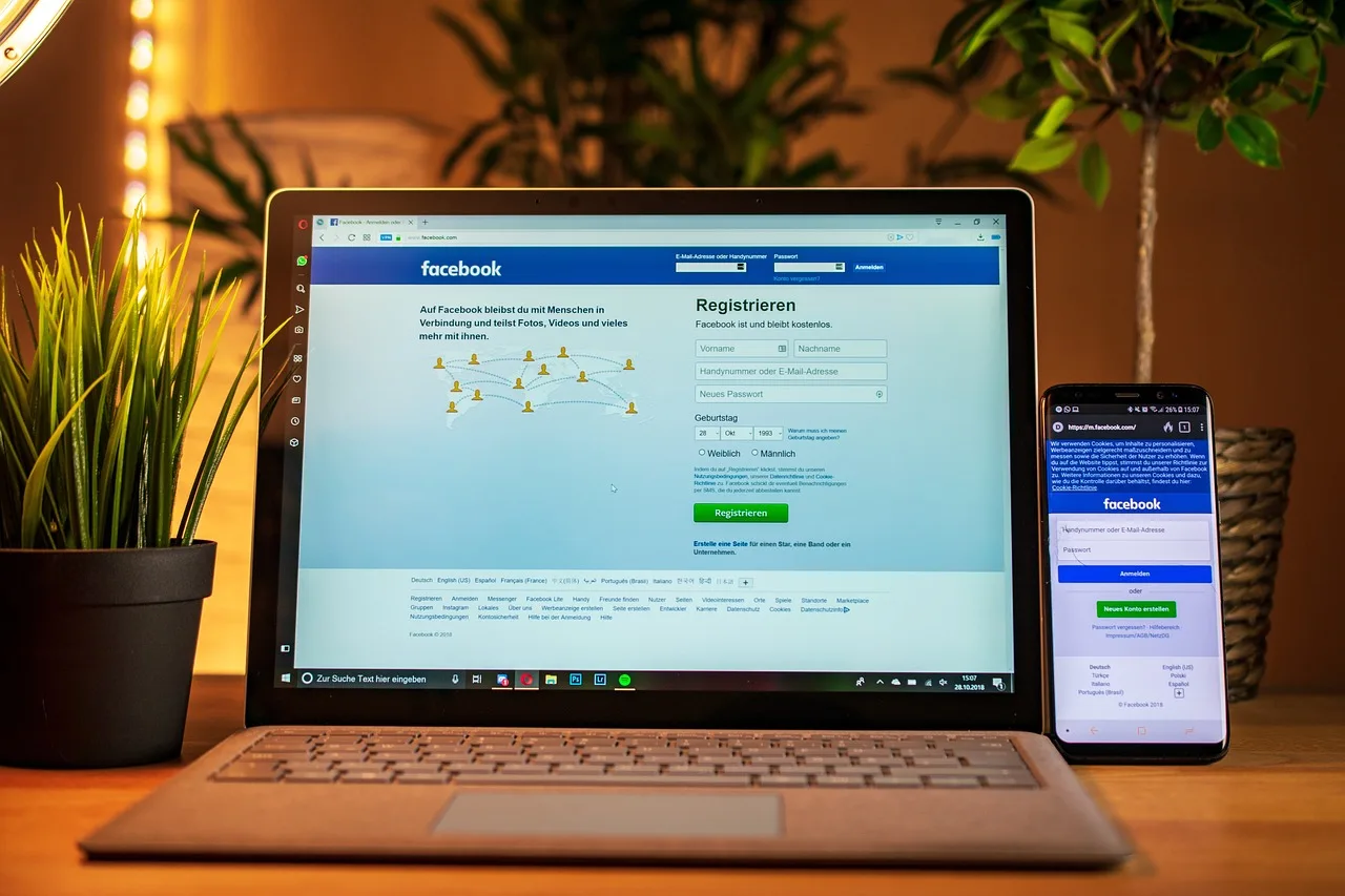laptop, mobile, facebook, social media, smartphone, computer, notebook, office, internet, technology, desk, macbook, monitor, influencer, facebook icon, pc, facebook, facebook, facebook, facebook, facebook, social media, influencer. A setup guide to social media's real benefits: separate jobs, plan an exit