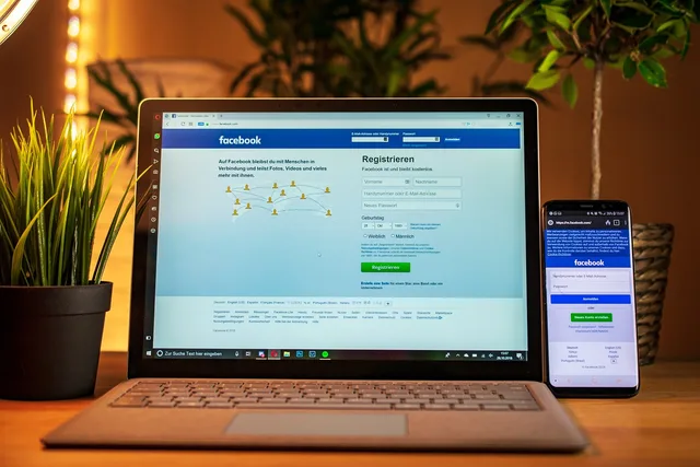 laptop, mobile, facebook, social media, smartphone, computer, notebook, office, internet, technology, desk, macbook, monitor, influencer, facebook icon, pc, facebook, facebook, facebook, facebook, facebook, social media, influencer. A setup guide to social media's real benefits: separate jobs, plan an exit