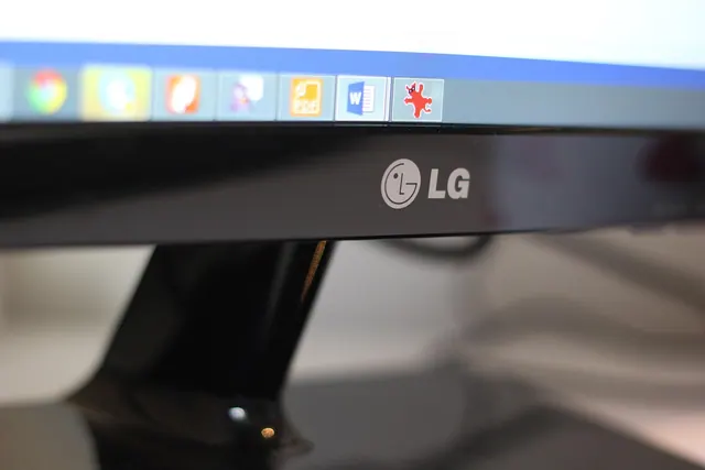 monitor, screen, computer, lg, monitor, monitor, monitor, monitor, monitor, lg, lg. Memes and virality examples compared: what the good ones share